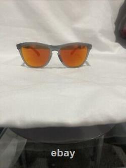 New Oakley Frog skins range