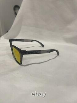 New Oakley Frog skins range