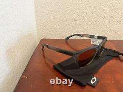 Oakley Sunglasses OO9284 Frogskins range 928401 Grey red Man