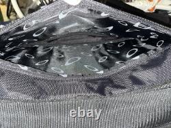 RARE OAKLEY AP MESSENGER BAG DEXTER TV Tactical Field Gear Range Excellent