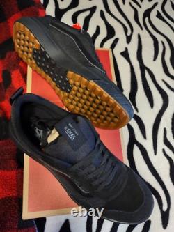 VANS Men's Range EXP Suede & Canvas Casual Shoe, VN0A5EDYBKA, Black/Gum, 9.5-13