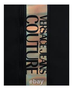 Gamme de sacs à dos Versace Jeans pour hommes avec logo emblématique.
