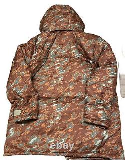 Le parka en duvet Brooks Range de The North Face avec motif Glacier, taille 3XL pour hommes.