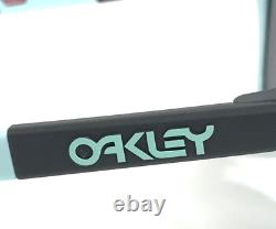 Lunettes de soleil Oakley Frogskins Gamme OO9284-0355 Carbone Mat/Bleu avec Prizm Gris