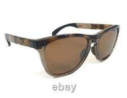 Lunettes de soleil Oakley Frogskins Gamme OO9284-0755 Tortue Brune avec Prizm Tungstène