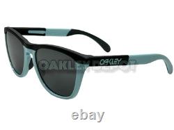 Lunettes de soleil Oakley Frogskins Range 009284 Matte Carbon/bleu/prizm Noir (30)