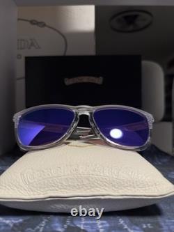 Lunettes de soleil Oakley Frogskins Range XL 9503-0558 Monture transparente Lentilles violettes