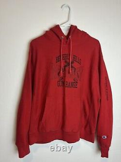 MENACE Beverly Hills Stand de tir au pistolet Sweat à capuche rouge pour homme Taille L