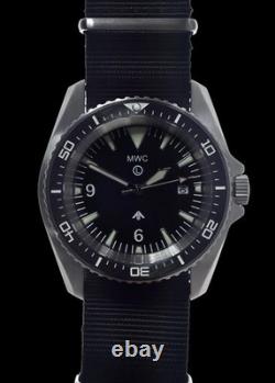 MWC Montre de plongée militaire à quartz Kampfschwimmer 300M, lunette en céramique saphir, 43 mm