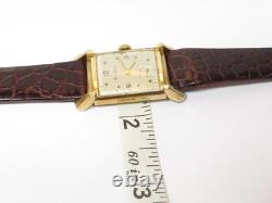 Montre-bracelet Bulova pour homme rétro des années 1940 en or jaune 14 carats, 21 rubis, 7AK, avec cornes fantaisie