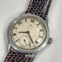 Montre militaire pour hommes Omega vintage WWII Cal. R17.8 des années 1940 Réf 2144 révisée
