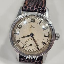 Montre militaire pour hommes Omega vintage WWII Cal. R17.8 des années 1940 Réf 2144 révisée