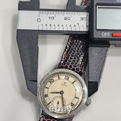 Montre militaire pour hommes Omega vintage WWII Cal. R17.8 des années 1940 Réf 2144 révisée