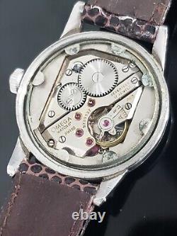 Montre militaire pour hommes Omega vintage WWII Cal. R17.8 des années 1940 Réf 2144 révisée