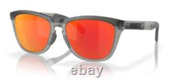 Oakley 0OO9284A Frogskins gamme a 928401 - Gris fumée mat/encre grise 55-17-136