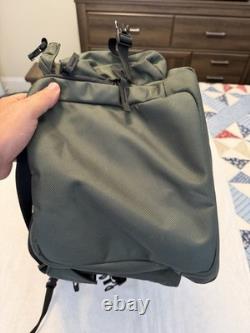Sac à dos duffel Under Armour Project Rock Range vert Dwayne Johnson