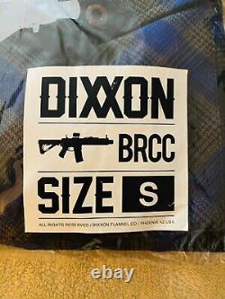 Traduisez ce titre en français : Chemise à carreaux Dixxon Black Rifle Coffee pour homme, taille petite, pour une journée de tir. RARE et NEUVE